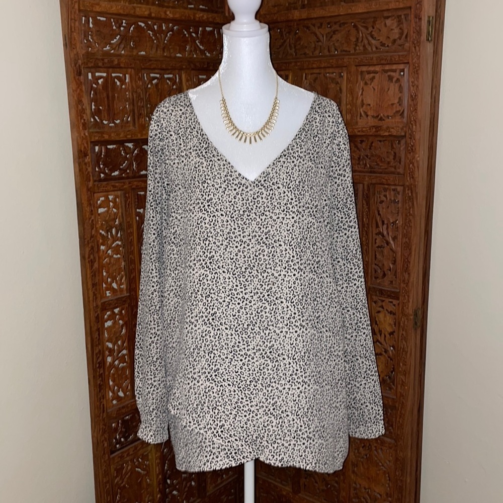 XL Chelsea & Theodore Long Sleeve Blouse